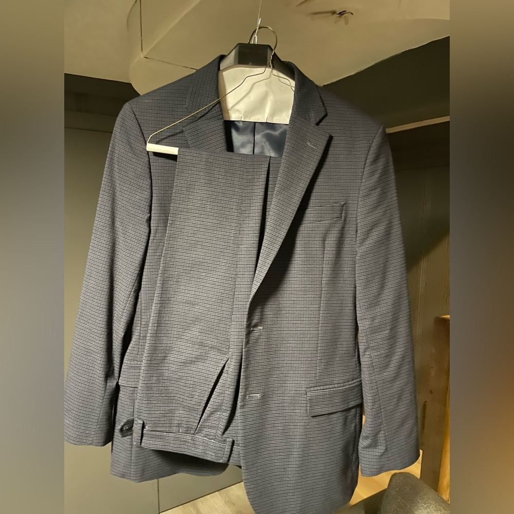 Men's Nautica Blue / Grey Checkered Suit 40L